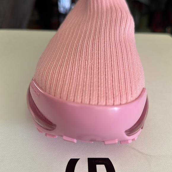 GIVENCHY Logo Sock Sneaker - Picture 4 of 7